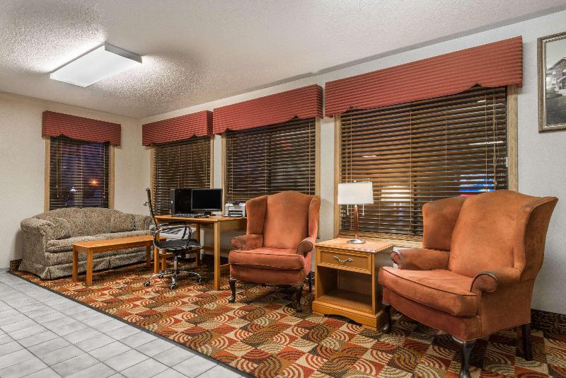 בית מלון כפרי Days Inn By Wyndham Muncie Ball State University