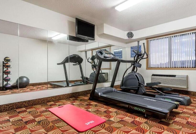 בית מלון כפרי Days Inn By Wyndham Muncie Ball State University