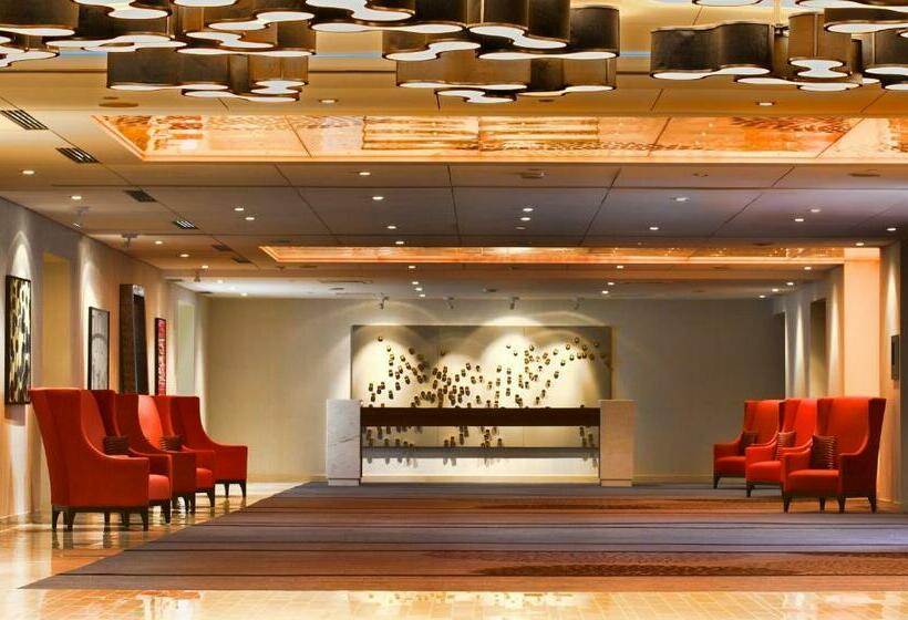 Hotel Doubletree By Hilton Montreal