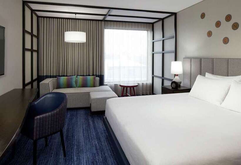 هتل Doubletree By Hilton Montreal