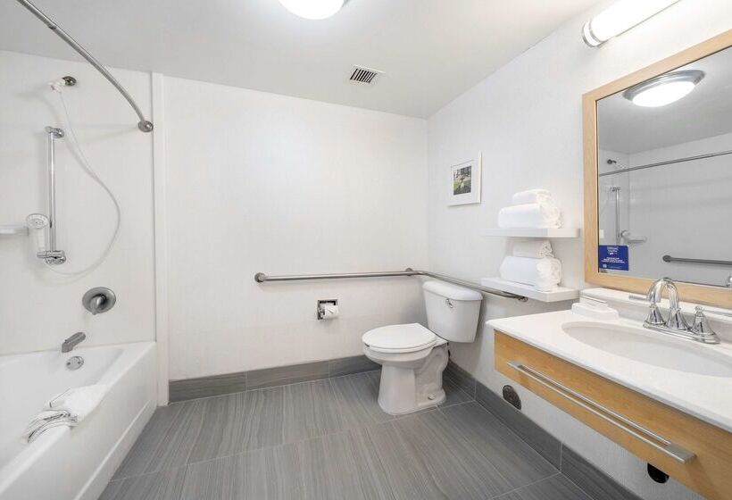 هتل Hampton Inn & Suites Modesto Salida