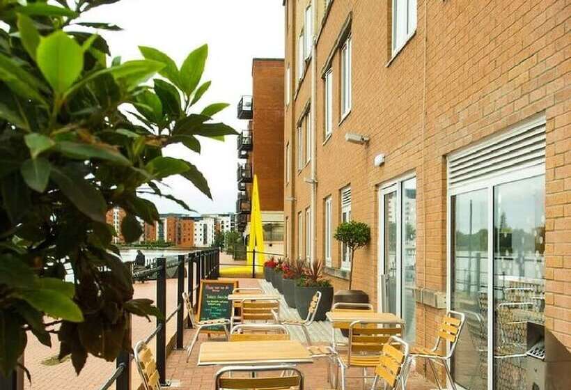 Fotos del hotel Holiday Inn Express Cardiff Bay:  12 Fotos del hotel Holiday Inn Express Cardiff Bay:  12