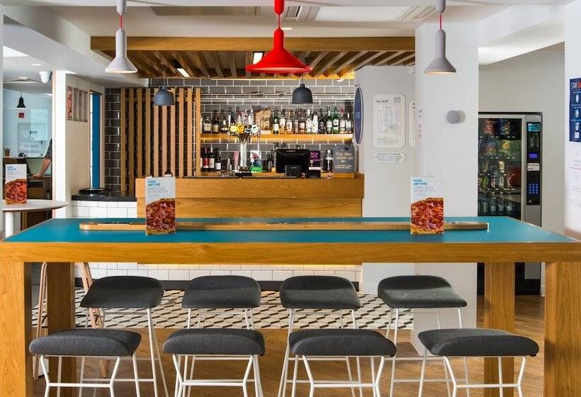 Fotos del hotel Holiday Inn Express Cardiff Bay:  17 Fotos del hotel Holiday Inn Express Cardiff Bay:  17