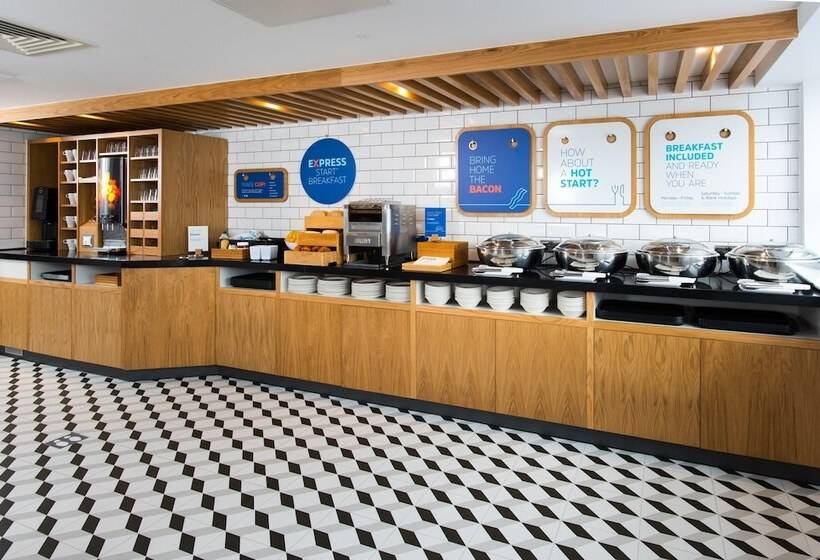 Fotos del hotel Holiday Inn Express Cardiff Bay:  2 Fotos del hotel Holiday Inn Express Cardiff Bay:  2