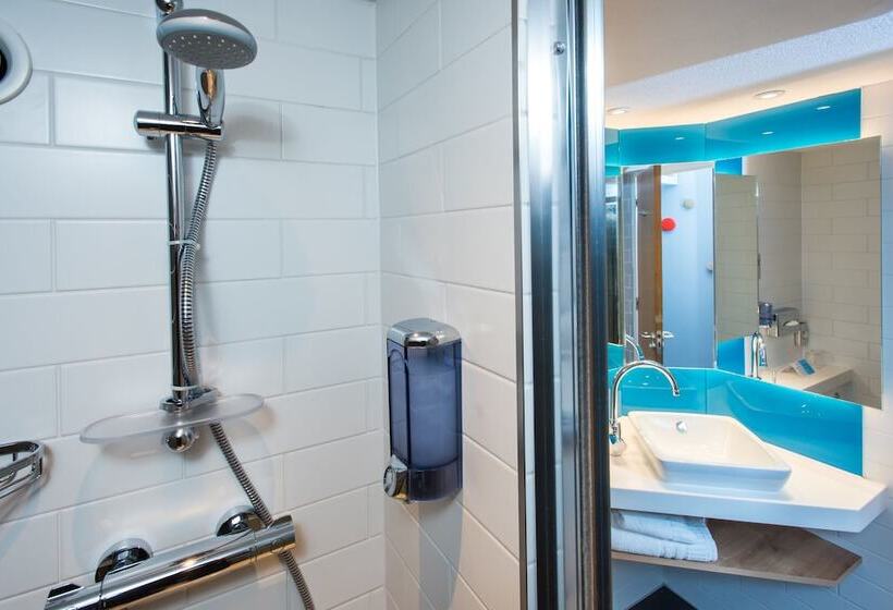 Fotos del hotel Holiday Inn Express Cardiff Bay:  8 Fotos del hotel Holiday Inn Express Cardiff Bay:  8