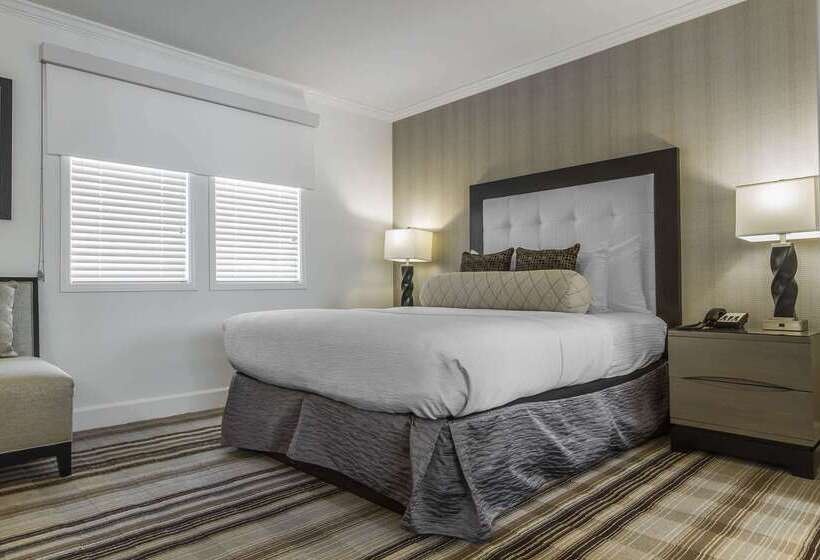 هتل Inn Off Capitol Park, Ascend  Collection