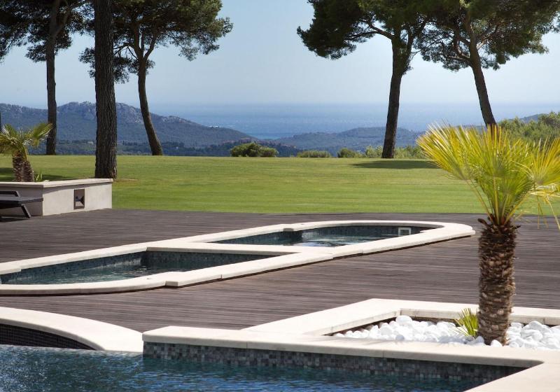 בית מלון כפרי L'Hôtel & Spa du Castellet