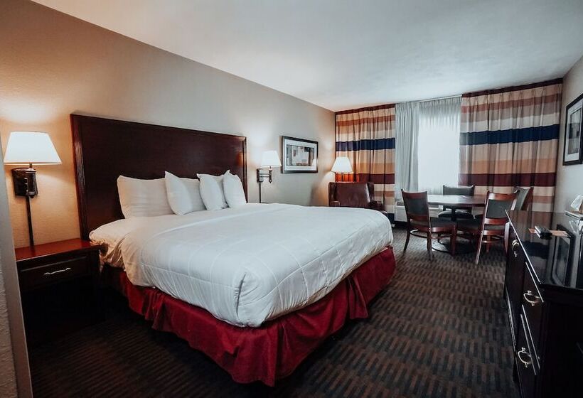 Отель Lamplighter Inn And Suites North