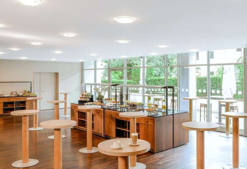 هتل NH Dusseldorf City Nord