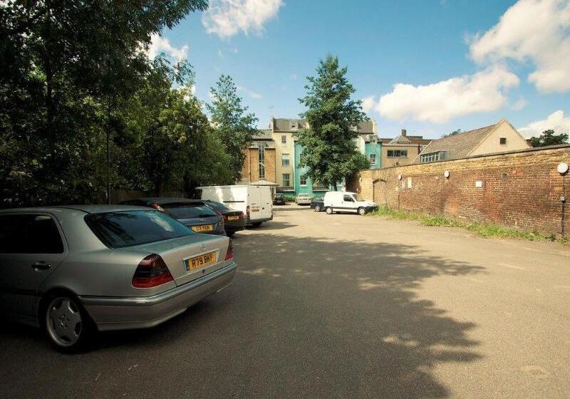 Hotel The London Pembury
