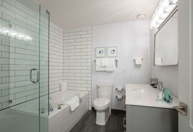 Prestige Harbourfront Resort, Worldhotels Luxury