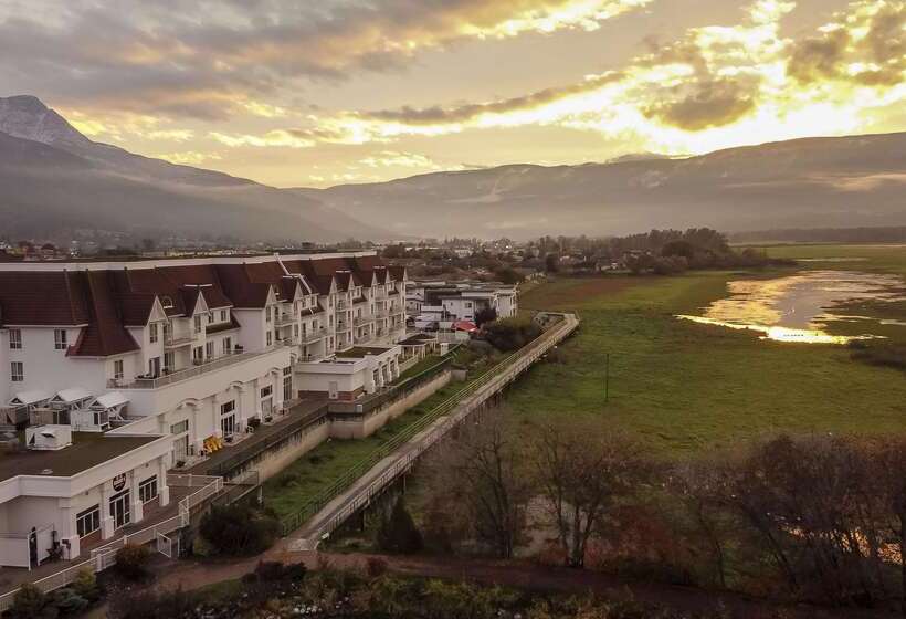 Prestige Harbourfront Resort, Worldhotels Luxury