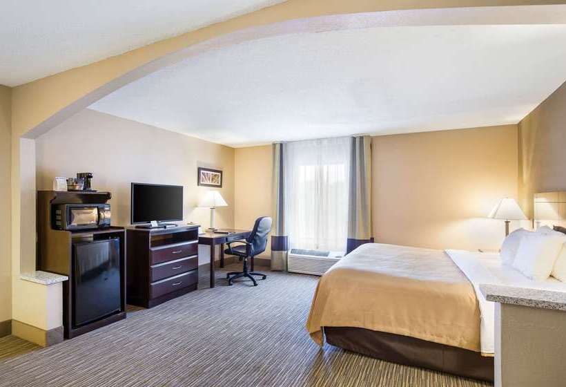 هتل Quality Inn I70 Near Kansas Speedway
