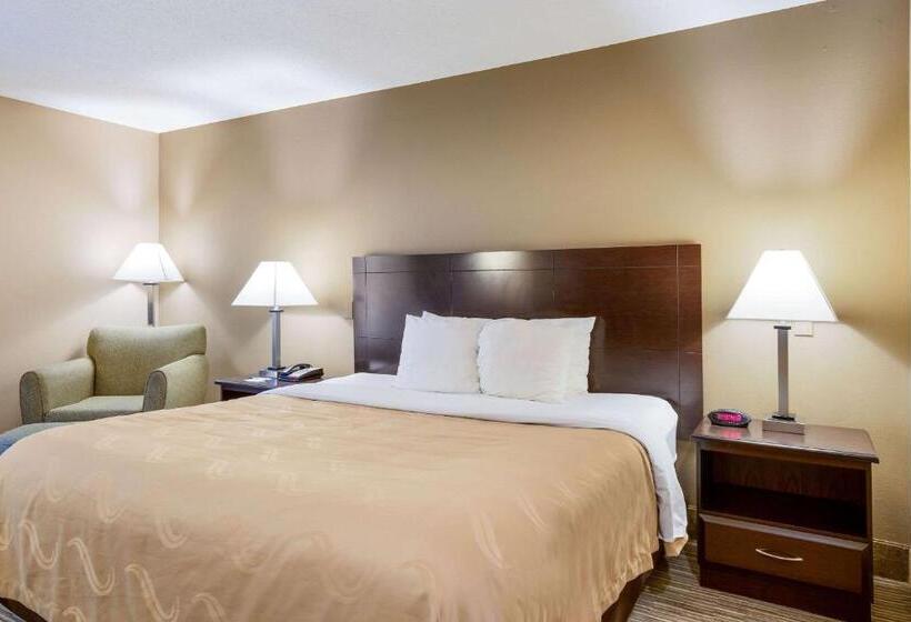 هتل Quality Inn I70 Near Kansas Speedway