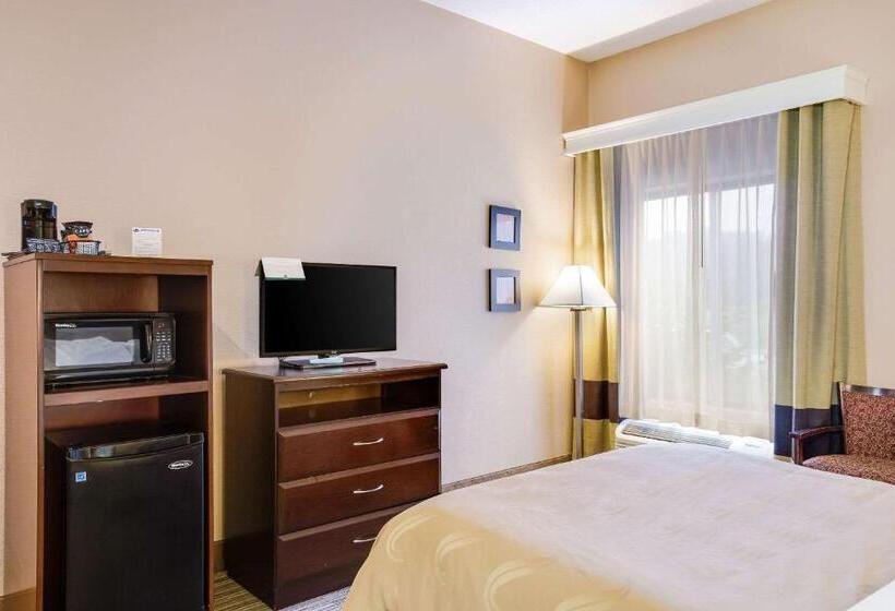 هتل Quality Inn I70 Near Kansas Speedway