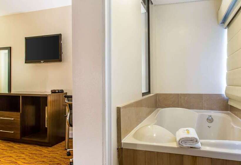 Hotel Quality Inn & Suites Middletown  Newport