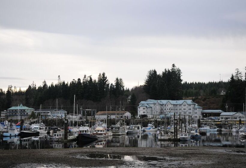 هتل Quarterdeck Inn Port Hardy