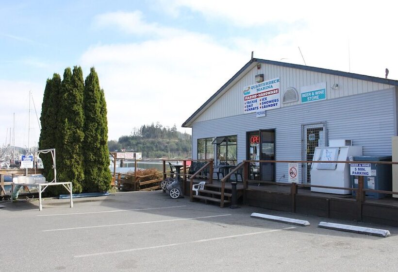 Hotel Quarterdeck Inn Port Hardy