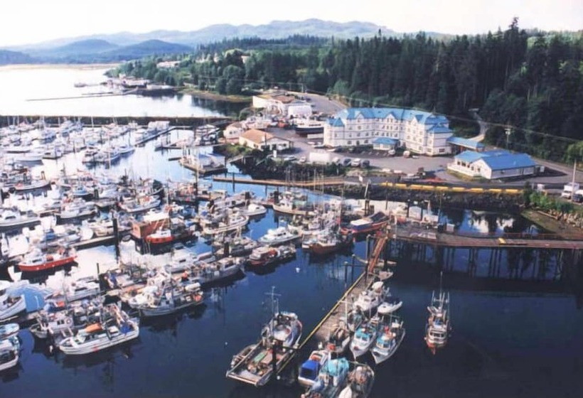 هتل Quarterdeck Inn Port Hardy