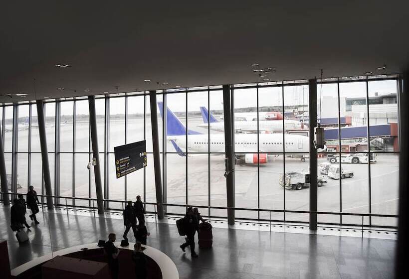 هتل Radisson Blu Airport Terminal