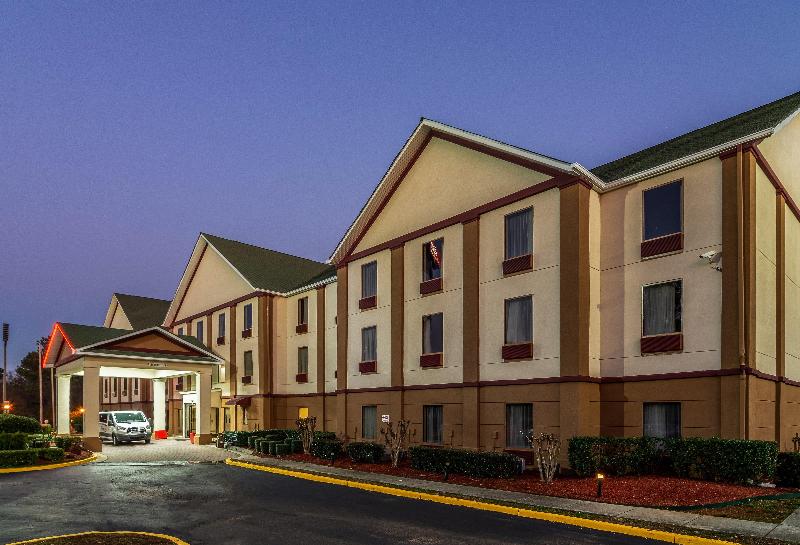 هتل Red Roof Plus+ & Suites Atlanta Airport South