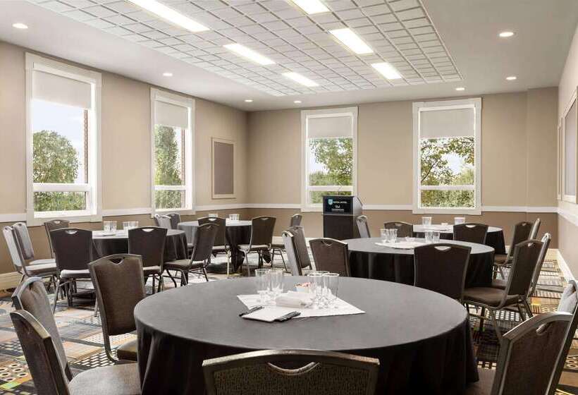 Royal Hotel Calgary, Trademark Collection By Wyndham