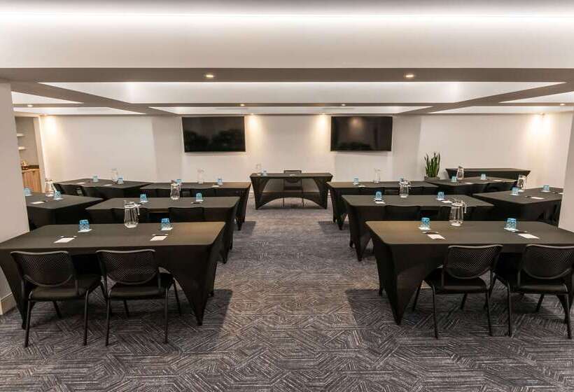 Royal William, Ascend Hotel Collection