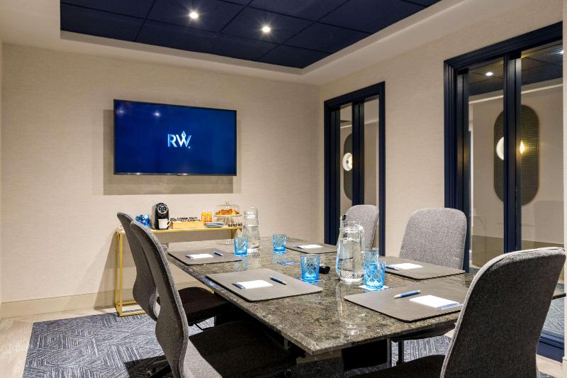 Royal William, Ascend Hotel Collection