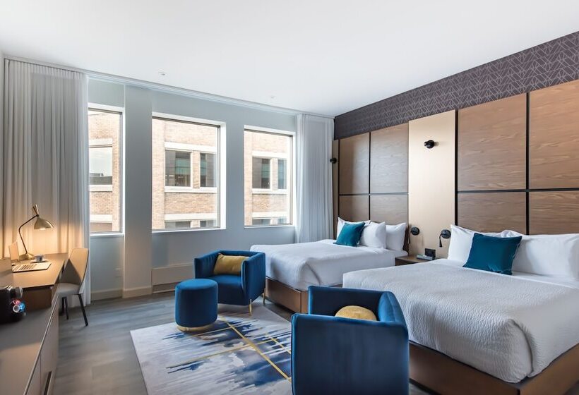 Royal William, Ascend Hotel Collection