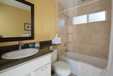 هتل Sea Breeze Inn Pacific Grove