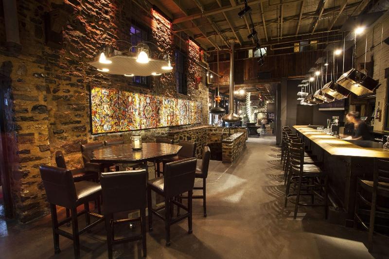 هتل Springhill Suites By Marriott Old Montreal