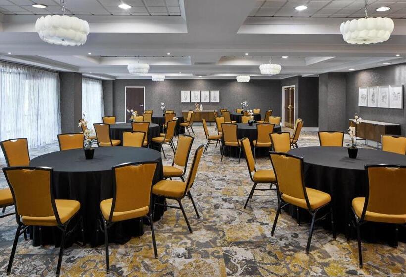 هتل Springhill Suites Memphis Downtown