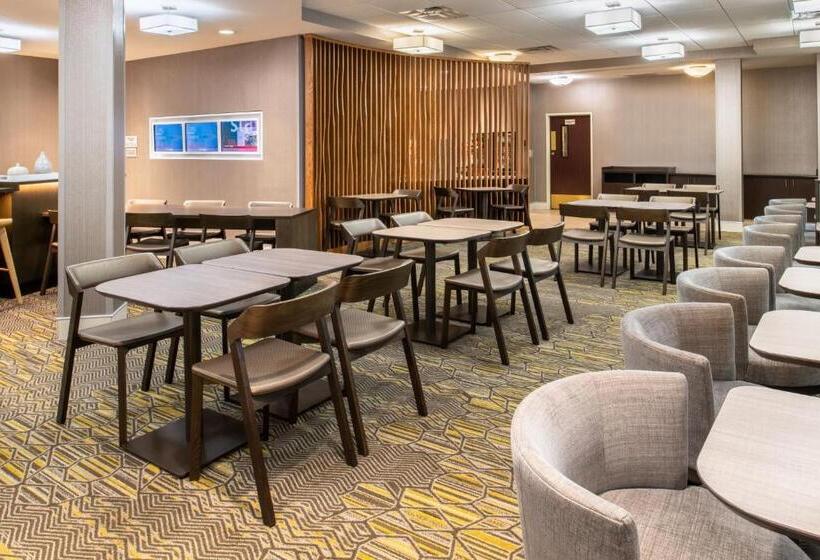 هتل Springhill Suites Portland Airport