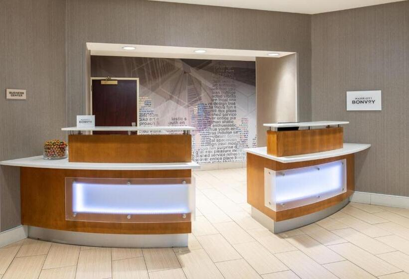 هتل Springhill Suites Portland Airport