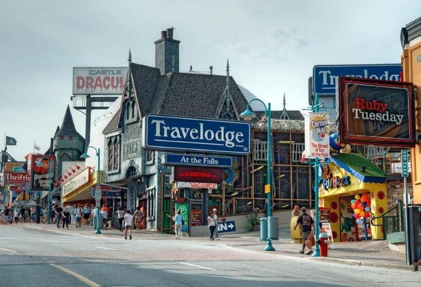 Hotel Travelodge By Wyndham Niagara Falls At The Falls