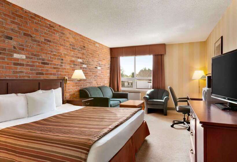 בית מלון כפרי Travelodge By Wyndham North Bay Lakeshore