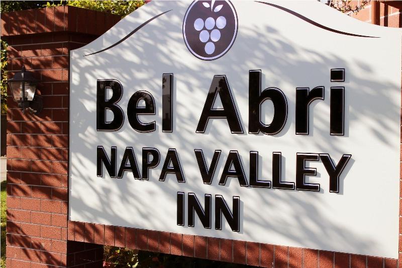 استراحتگاه Bel Abri Napa Valley Inn