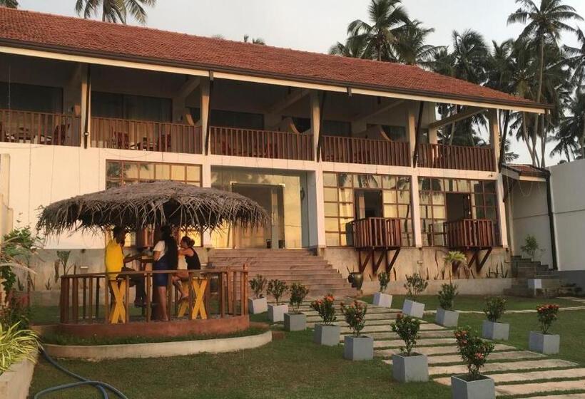 هتل Isamar Front Beach