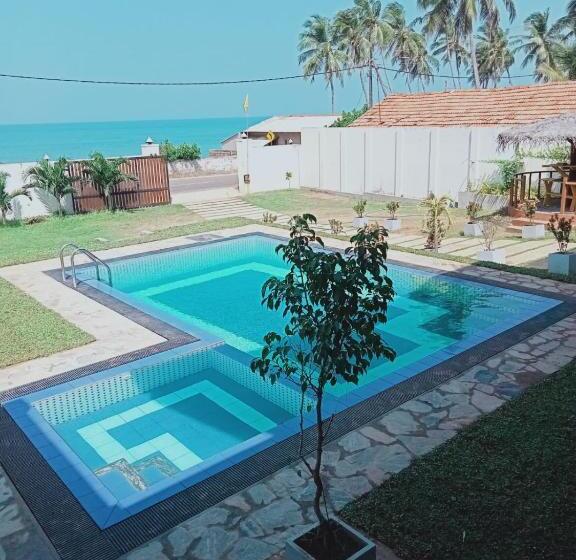 هتل Isamar Front Beach