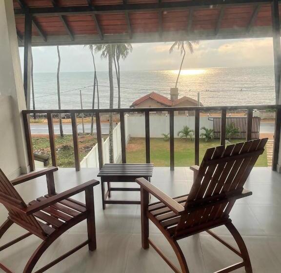 هتل Isamar Front Beach