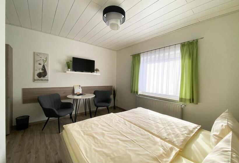 بنسيون Landgasthof Kanz