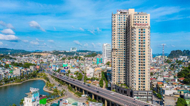 Ramada Hotel & Suites By Wyndham Halong Bay View