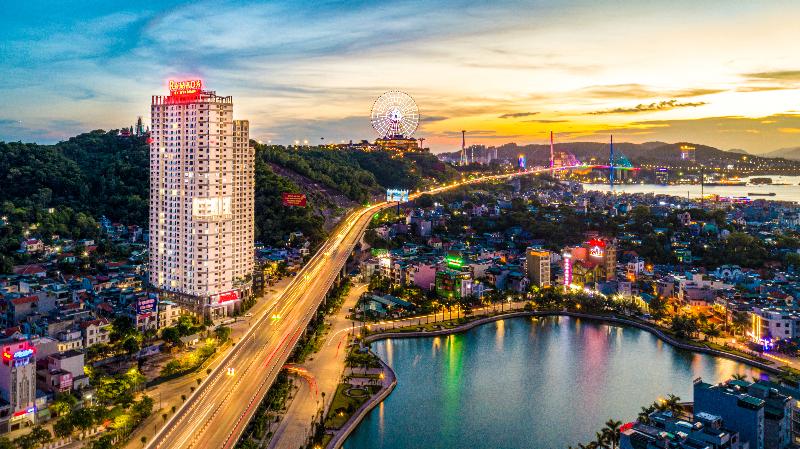 Ramada Hotel & Suites By Wyndham Halong Bay View