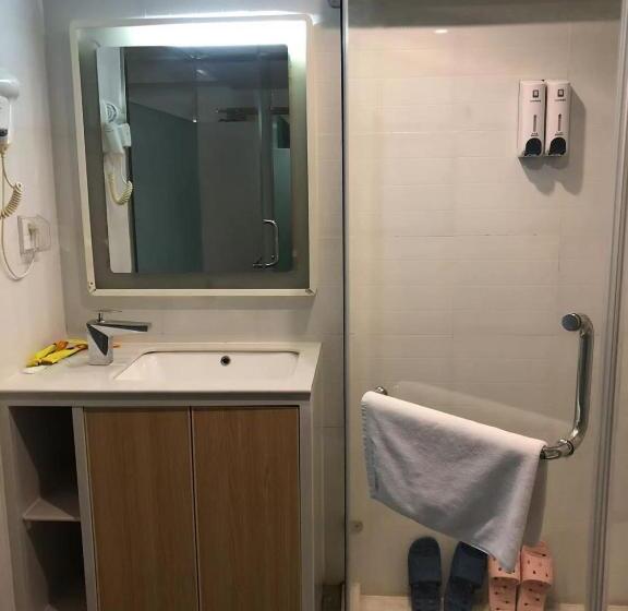 هتل 7days Inn Anqing Train Station Branch