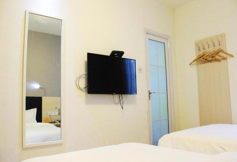 Hotel 7days Inn Xinyang Railway Station Square Branch