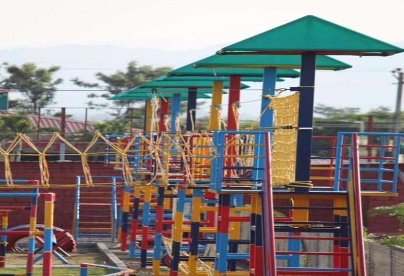 فندق High Spirit Resort And Playpark