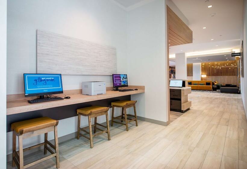 هتل Hilton Garden Inn Moncton, Nb
