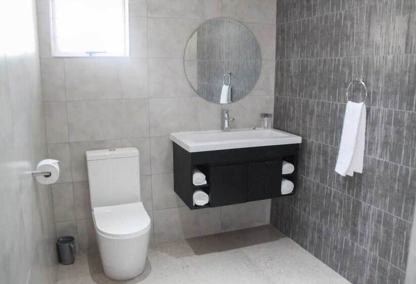 בית מלון כפרי The Cato Suites