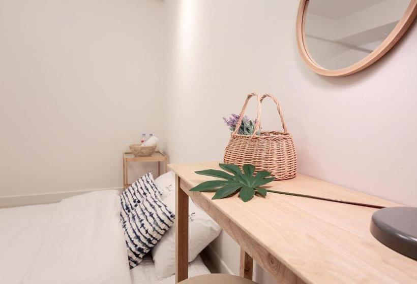 پانسیون Moonlight Galaxy Guesthouse