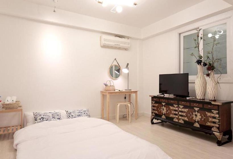 پانسیون Moonlight Galaxy Guesthouse